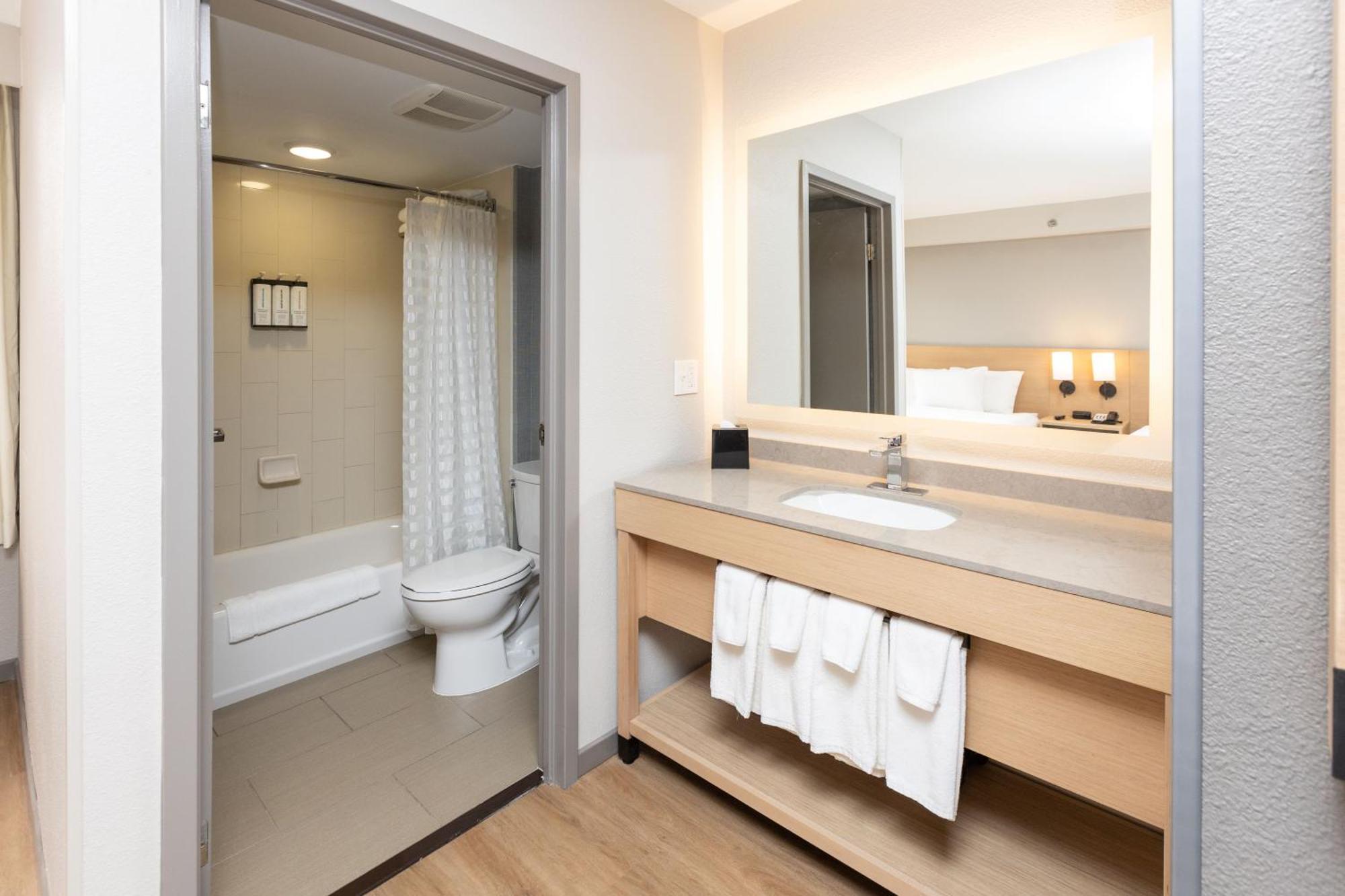 Hyatt Place Charlotte Arrowood Екстер'єр фото